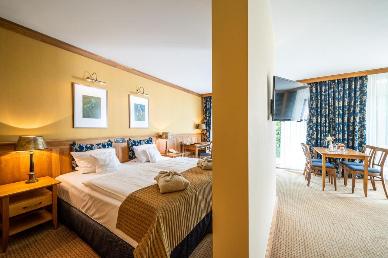 וזל Waldhotel Tannenhaeuschen מראה חיצוני תמונה